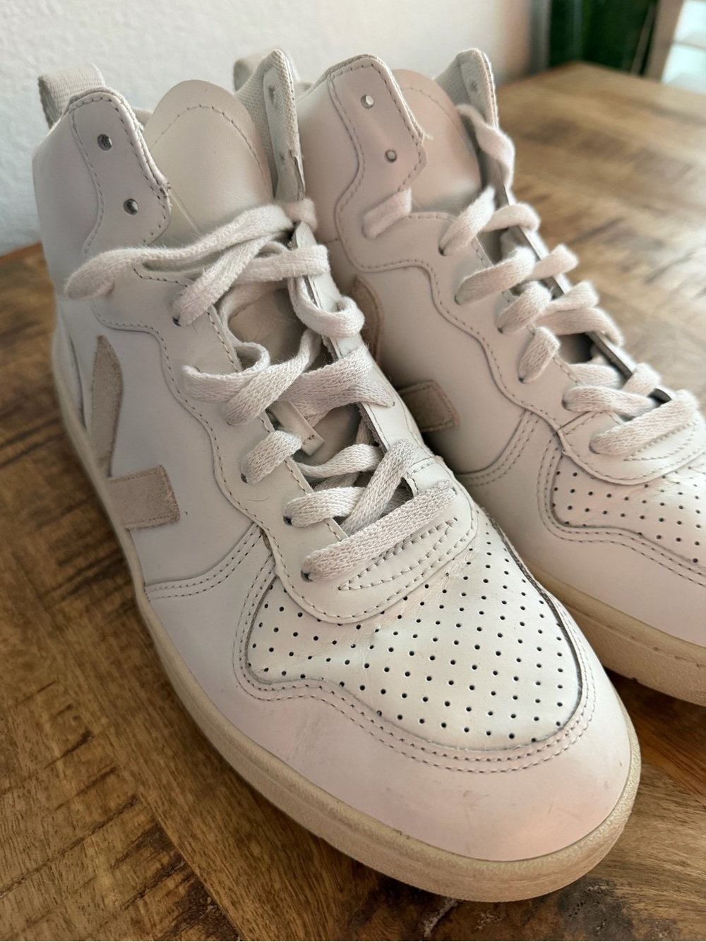 Veja V-15 Leather High Top Sneakers White Suede Neutral Basketball‎ Shoes